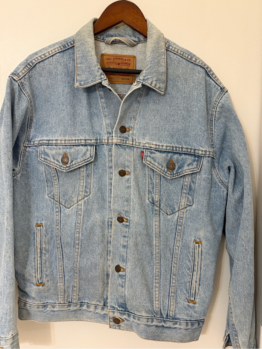 VINTAGE Late 80s Early 90s Levi's Light Wash Denim Trucker Jacket Size:M 70507